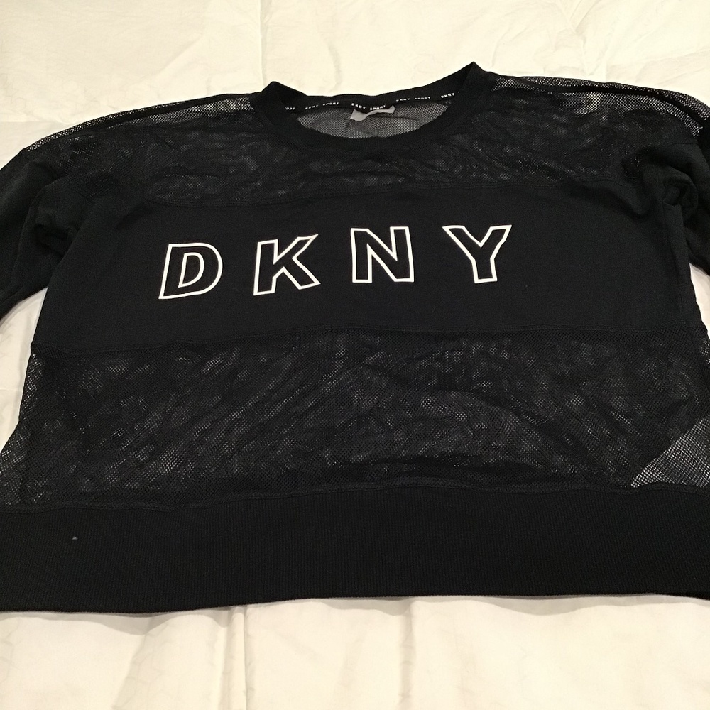 Dkny Sport NWT size medium Top